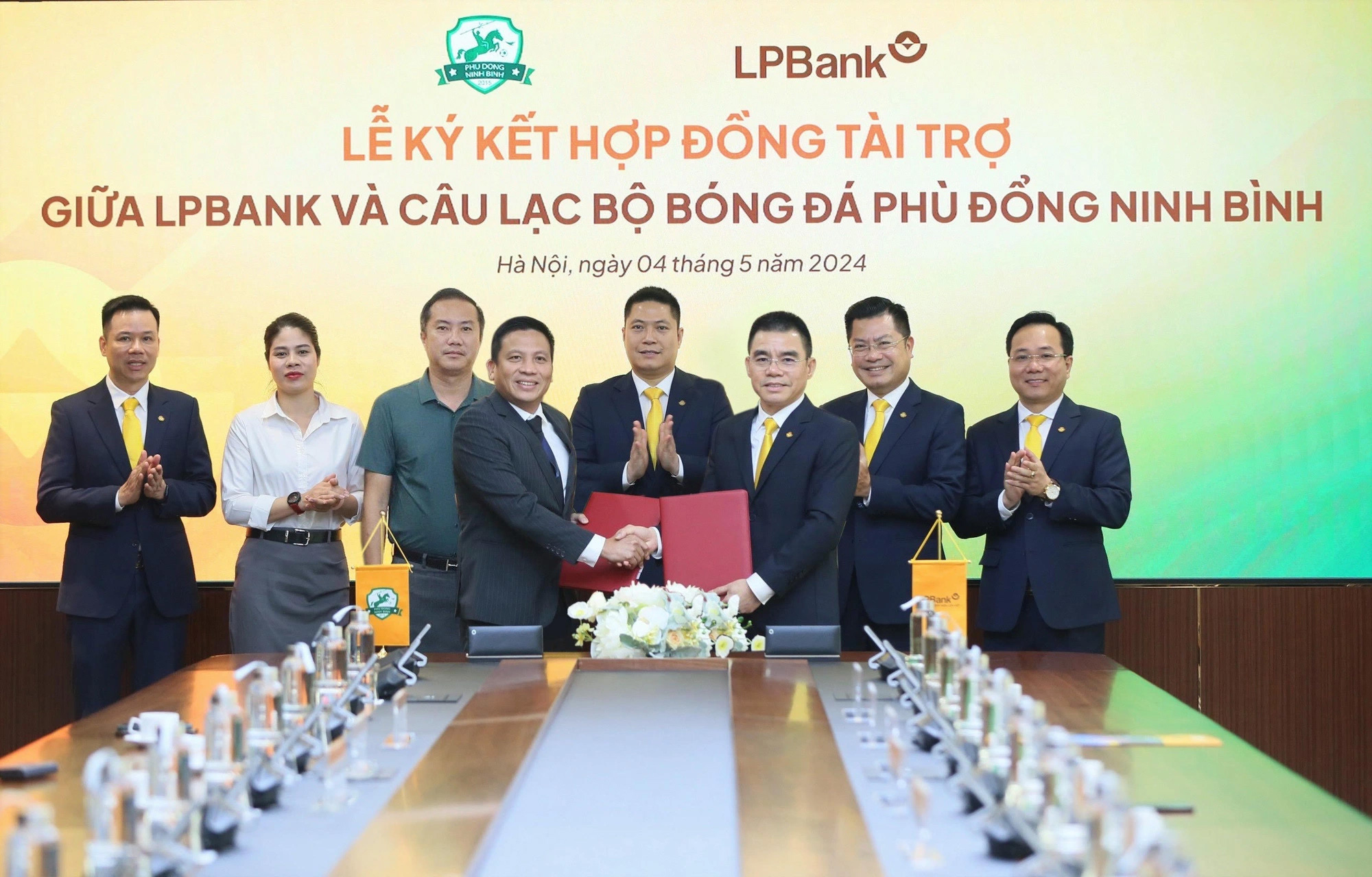 LPBank tài trợ CLB bóng đá Phù Đổng Ninh Bình